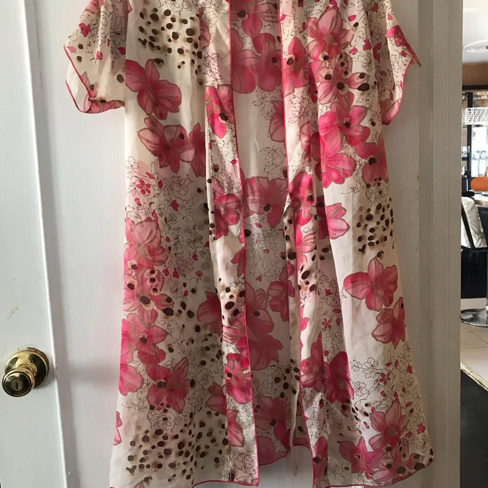 Beautiful robe - Picture 5 of 10